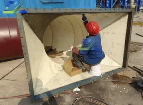 互锁式耐磨陶瓷高效解决工业管道磨损难题