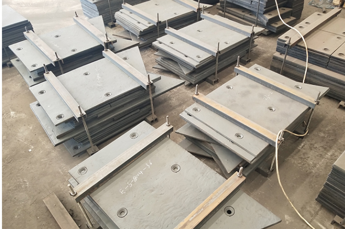 双金属堆焊耐磨板可以解决刮板机耐磨难题吗？