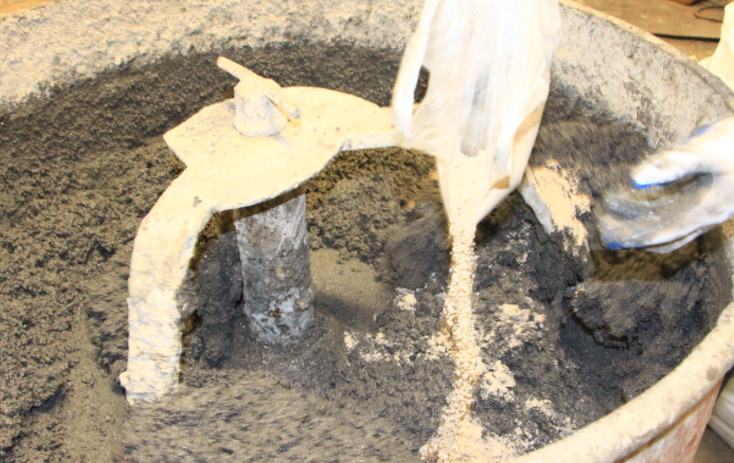 圆柱形电机固持胶在搅拌机中的创新应用