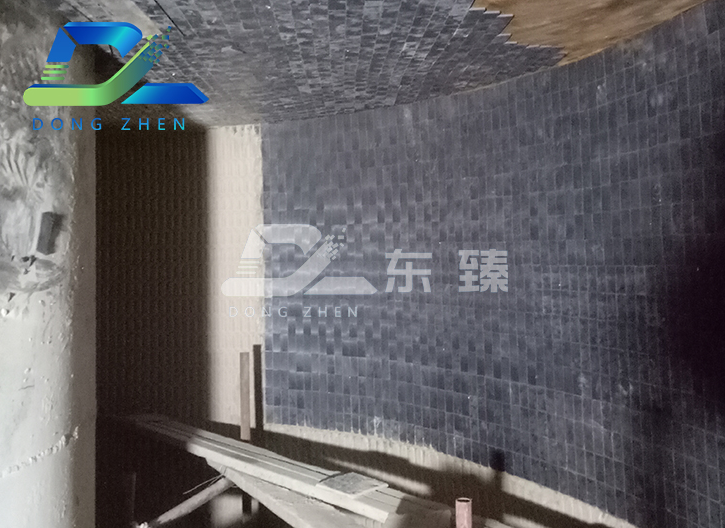 目前哪种更轻的材料可以替代锰钢应用在球磨机衬板上？