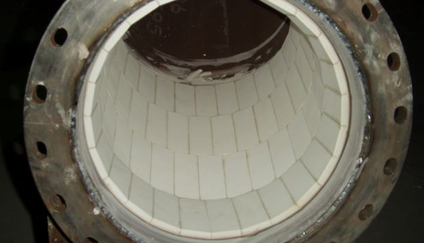 磁性耐磨陶瓷衬板用在水泥设备有什么作用?
